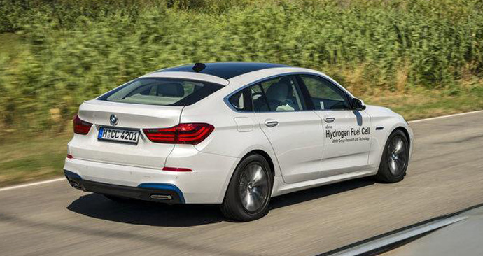 BMW خودروی هیدروژنی پیل سوخت خود را عرضه می‌کند
