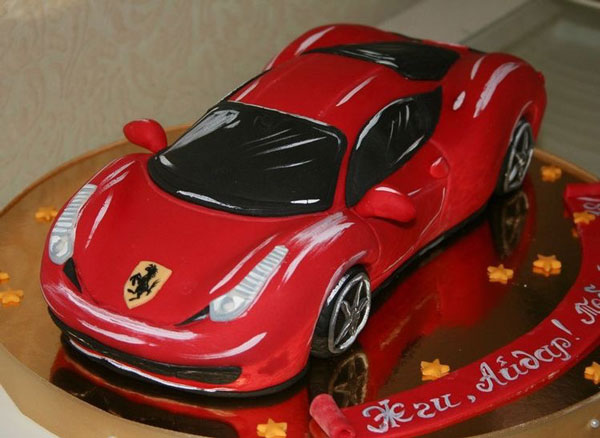 کیک تولد پسرانه ماشین