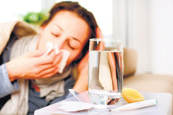 آب جوش + لیمو + عسل بهترین درمان سرماخوردگی