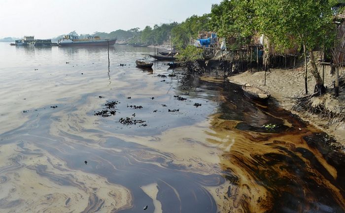 مهمترین منابع آلوده کننده دریاها و دریاچه‌ها