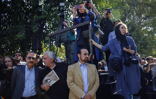 حضور هنرمندان در مراسم تشییع عزت‌الله انتظامی (عکس)