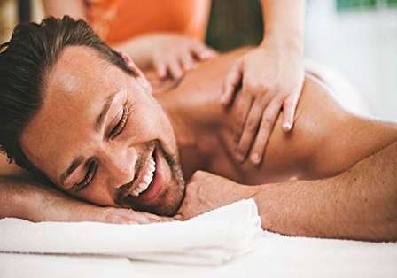ماساژ درمانی چیست و چه عوارض و مزایایی دارد؟