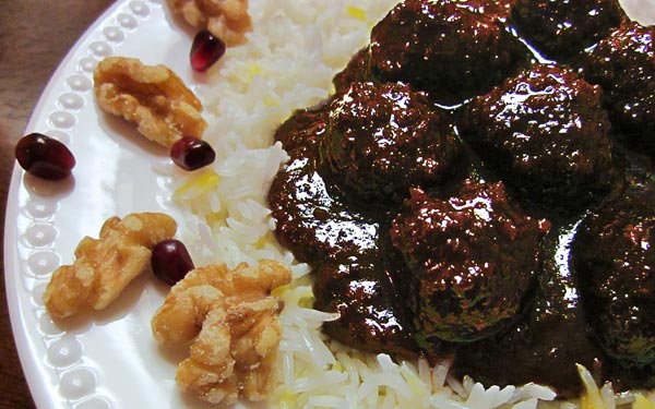 خورشت فسنجان با گوشت چرخ کرده