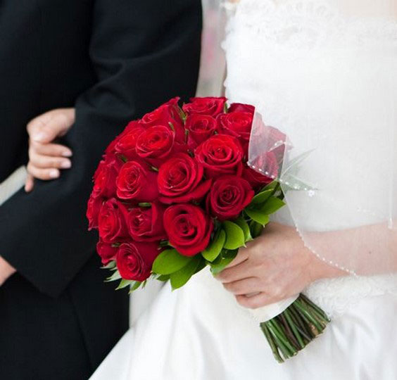 مدل دسته گل عروس با رز قرمز