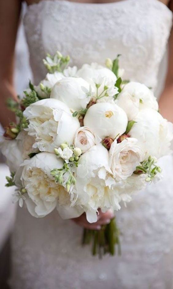 دسته گل عروس با گل صد تومنی سفید 