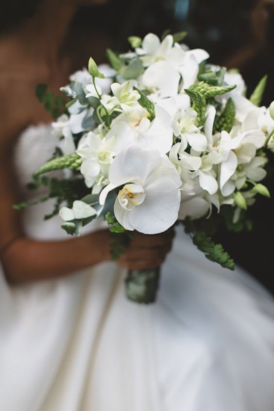 دسته گل عروس با گل ارکیده سفید