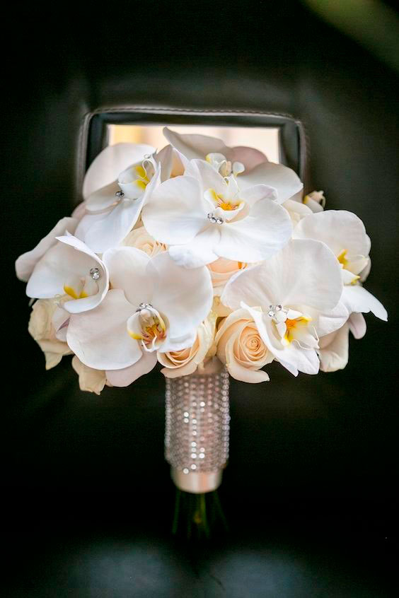 دسته گل عروس با گل ارکیده و رز