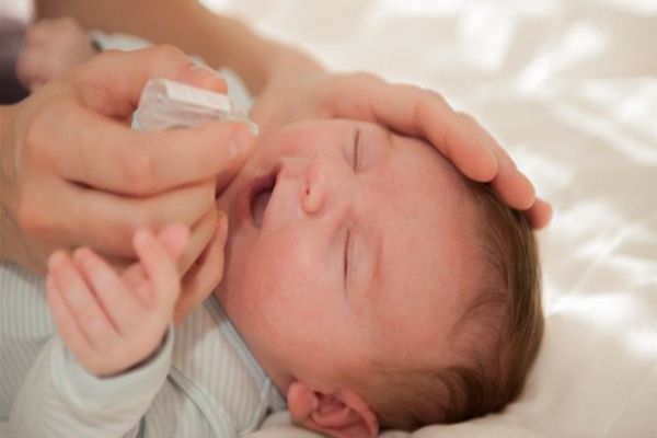 درمان سرماخوردگی نوزادان زیر ۳ ماه با ۴ راهکار موثر