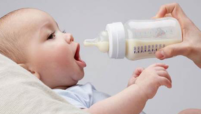 شیشه شیر مناسب نوزاد، پلاستیکی یا شیشه ای؟