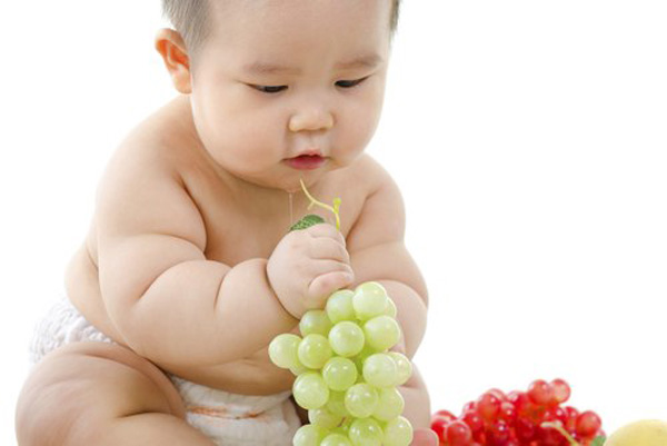 غذا‌ها و میوه‌ های ممنوعه برای نوزادان