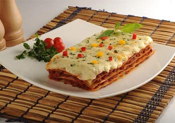 طرز تهیه لازانیا در ماکروفر، فر و ماهیتابه لازانیا