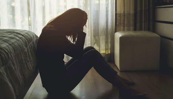 اختلال اضطراب - زن مضطرب