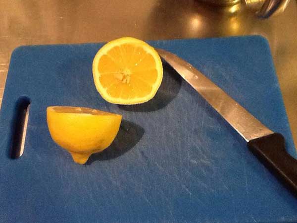 نصف کردن لیمو