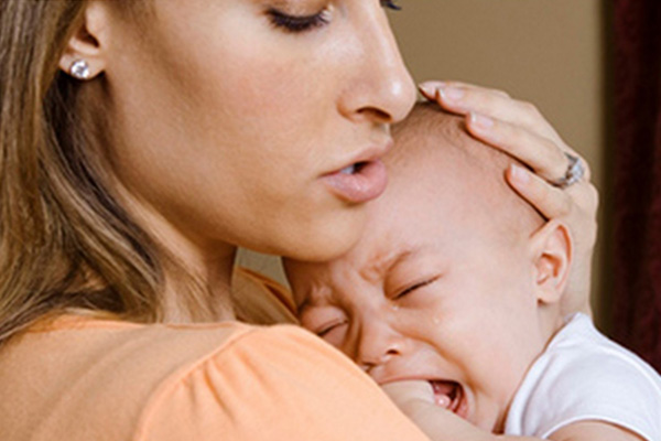 علائم بیش فعالی در نوزادان، گریه بیش از حد نوزاد را جدی بگیرید