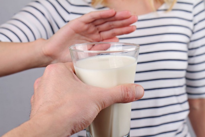 مسمومیت با شیر را چگونه درمان کنم؟