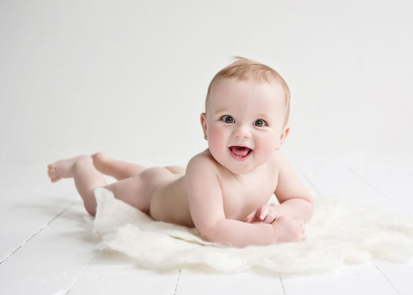 مزاج نوزاد، نوزاد سفید چهره‌‌ای که موهای لطیف و روشن دارد مزاجش سرد است.