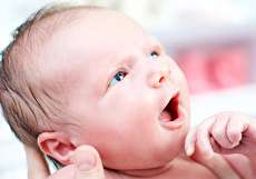 نوزادان از کی می توانند ببینند و رنگها را تشخیص دهند؟