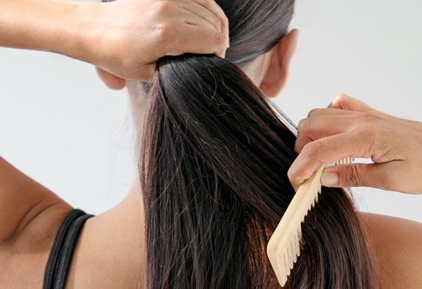 شانه کردن مو و مراقبت از موها