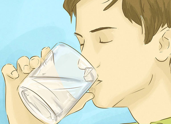 نوشیدن آب می تواند به لاغری ران ها کمک کند