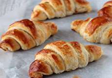 طرز تهیه نان کروسان به ۲ روش + فیلم آموزشی