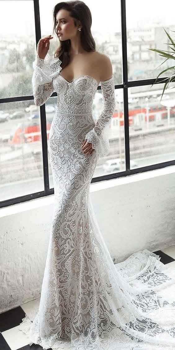 مدل لباس عروس گیپور دکلته آستین دار