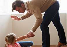 ۱۰ مورد از عواقب تنبیه بدنی در کودکان و ۵ راه حل جایگزین برای آن