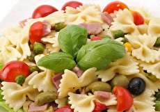 طرز تهیه سالاد فارفاله به ۲ روش اصلی و مدیترانهای