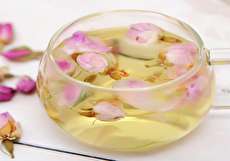 خواص و عوارض گل محمدی در بارداری