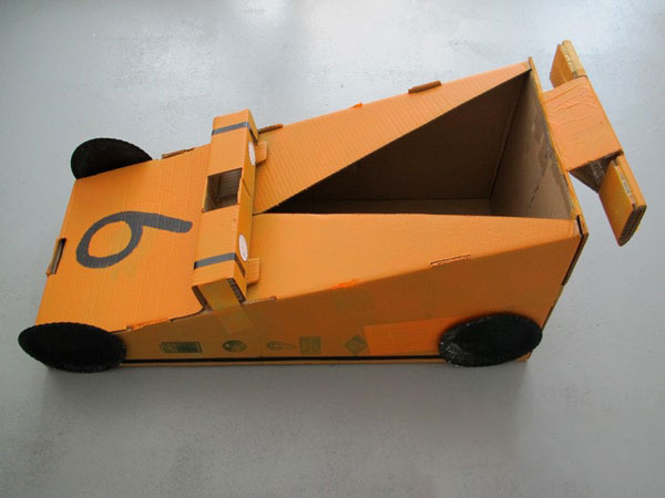 ساخت کاردستی ماشین مسابقه با کارتن