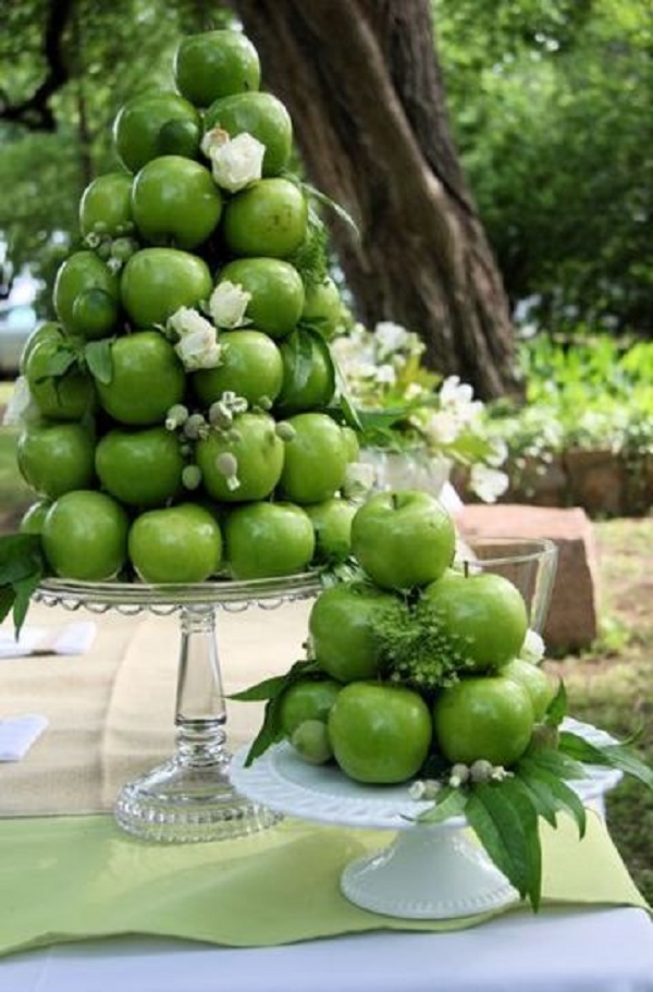 تزیین خاص میوه با گل برای عروسی