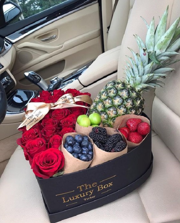 تزیین میوه در باکس‌های هدیه