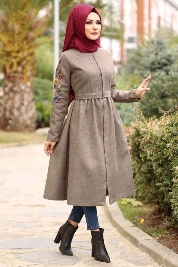 مدل مانتو با حجاب اسلامی بلند زیپ دار