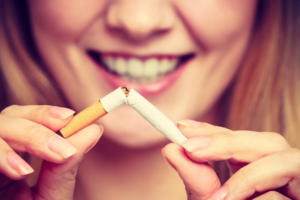 سیگار علت زردی روی زبان