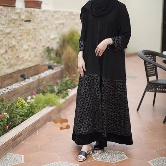 ست مانتو مشکی؛ راهنمای انتخاب شلوار و کفش مناسب// ست مانتو مشکی؛ راهنمای انتخاب شلوار و کفش مناسب//