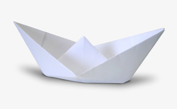 قایق کاغذی برای کاردستی ساده با کاغذ سفید