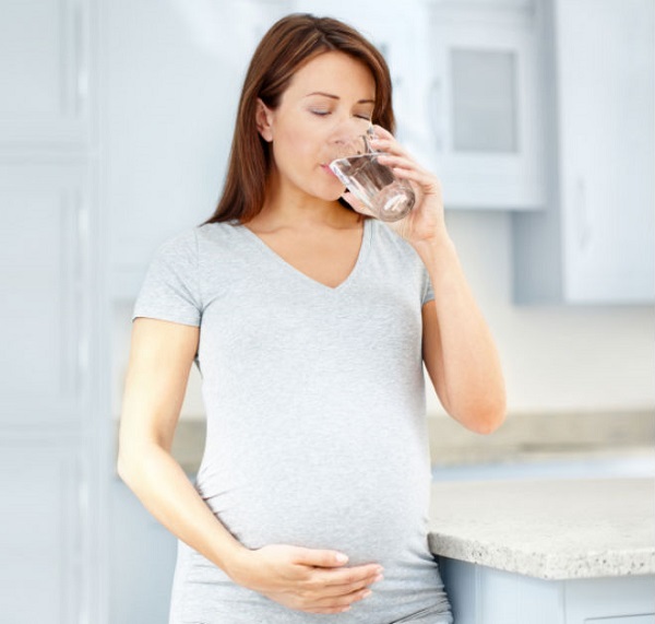 علت استفراغ خونی؛ گرسنگی در طول بارداری