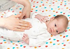 علت مدفوع شل و آبکی نوزاد چیست و چگونه درمان میشود؟