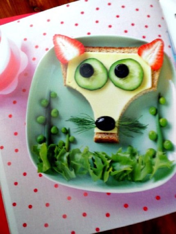 تزیین غذای کودک با پنیر و سبزیجات به شکل حیوانات