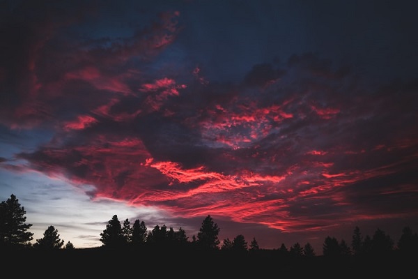عکس زیبا آسمان قرمز در غروب