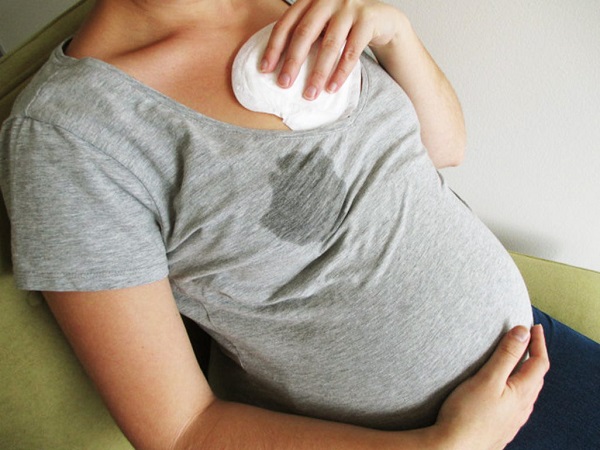 علت ترشحات سینه؛ ترشح مایع از سینه در بارداری