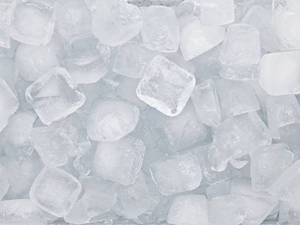استفاده از یخ برای درمان خانگی بواسیر