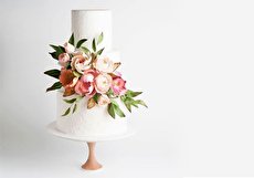 ۳۰ مدل کیک عروسی سه طبقه + نحوه سرو کیک عروسی