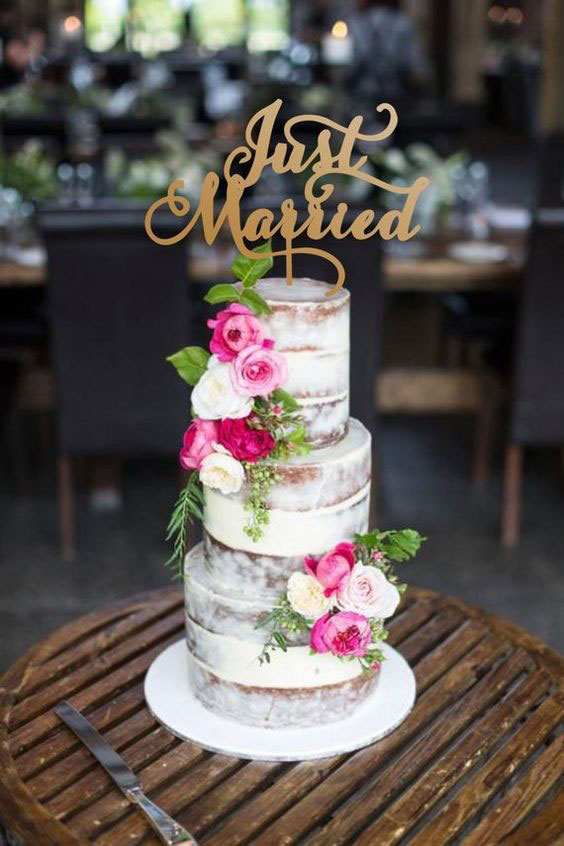 مدل کیک عروسی و نامزدی خامه ای با گل طبیعی 