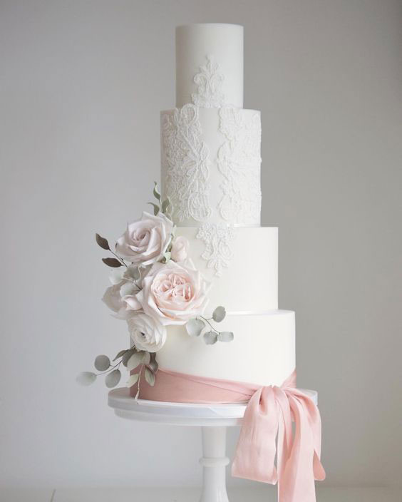 مدل کیک عروسی و نامزدی سفید صورتی
