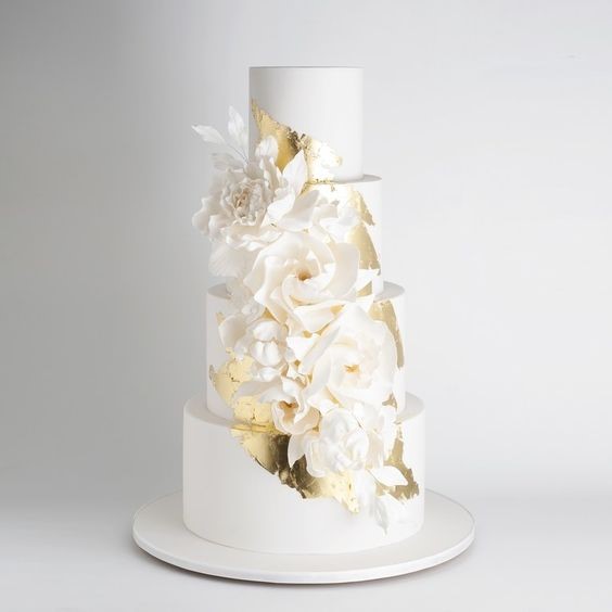 مدل کیک عروسی و نامزدی سفید و طلایی