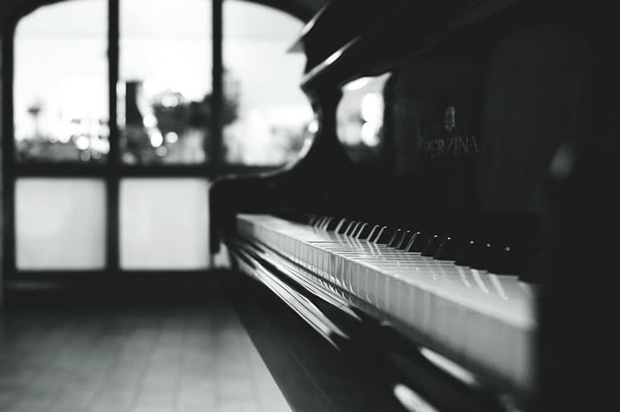 ۱۵ متن زیبا و مفهومی برای اس ام اس پیانو