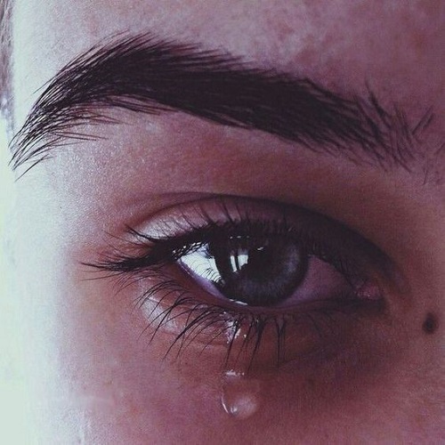 عکس چشم گریان دخترانه