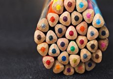 ۳۵ متن و شعر درباره رنگ ها؛ بنفش، آبی، سبز و زرد