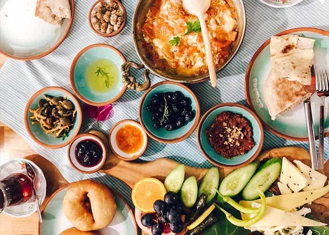 چرا صبحانه های ترکیه در دنیا بی نظیر هستند؟