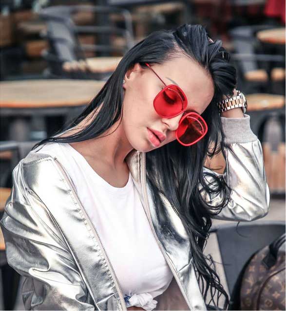 مدل عینک آفتابی دخترانه با لنز قرمز 